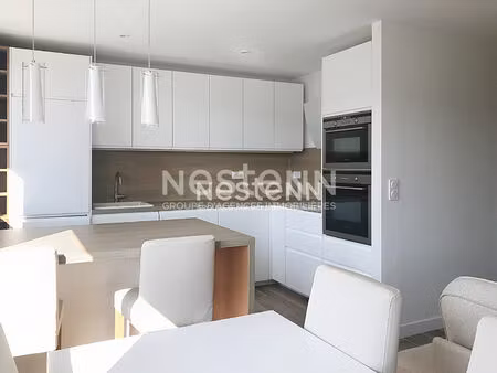 a louer à evry  un appartement de 2 pièces meuble avec place de parking  proche des transp