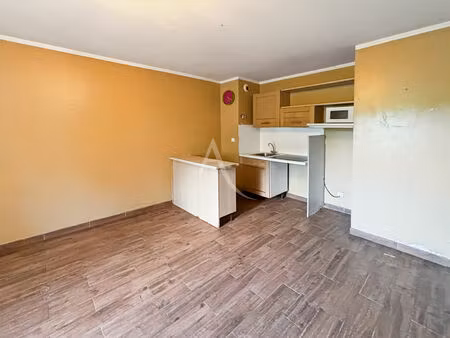 appartement auvers saint georges 3 pièce(s) 56 m2