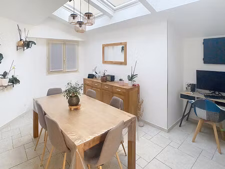 à vendre à châteauneuf-sur-sarthe  maison moderne de 2008 avec beaux volumes !