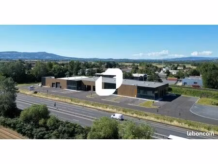 local d'activité 3 198 m²