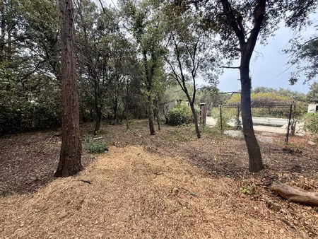 terrain constructible de 1 000 m2 avec vue degagée