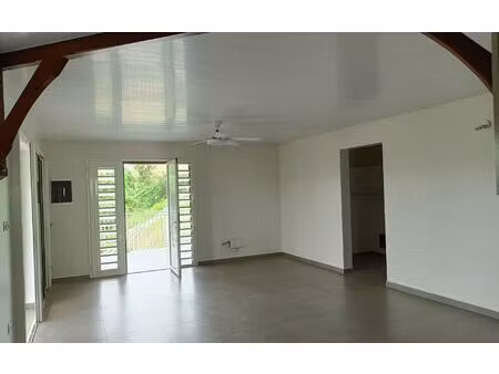 location appartement  124 m² t-4 à le marin  1 220 €
