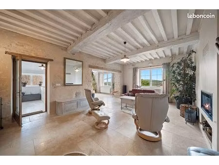 maison 7 pièces 203 m²