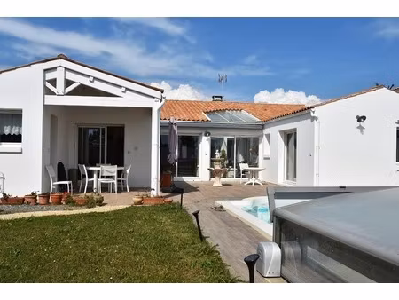 dpt charente maritime (17)  ile d'oléron  à vendre la bree les bains maison 7 pièces la br