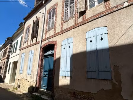 maison de ville avec courette interrieur dans quartier historique