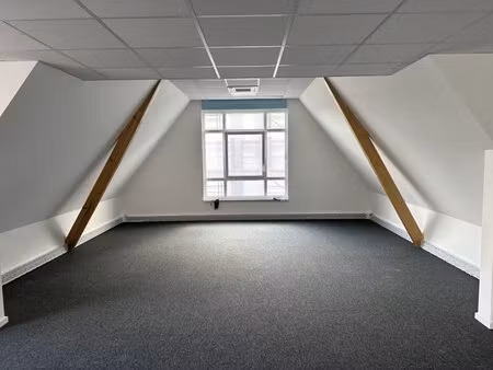 à louer bureau 130 m² – 1 730 € |obernai