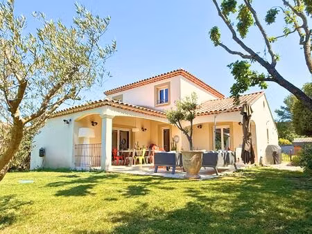 villa récente avec terrain et potentiel de division