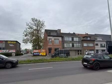 gezellig appartement met commercieel gelijkvloers op topl...