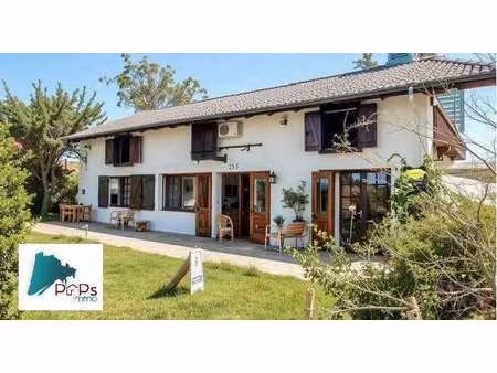 maison  3 chambres  séjour  double garage  jardin clos