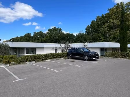 location bureau 320 m² à les pennes-mirabeau (13170)