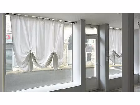 location commerce 38 m² à saint-fort-sur-gironde (17240)