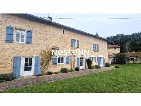 belle maison de maitre proche mareuil avec piscine et dépendances