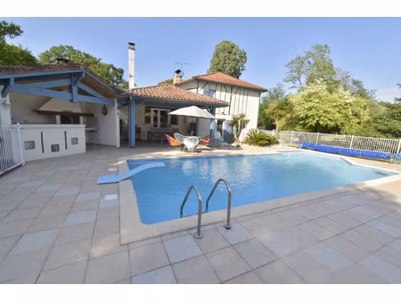 proche dax ( 5 mn ) - ancien corps de ferme renove du xviii° - dependances - piscine