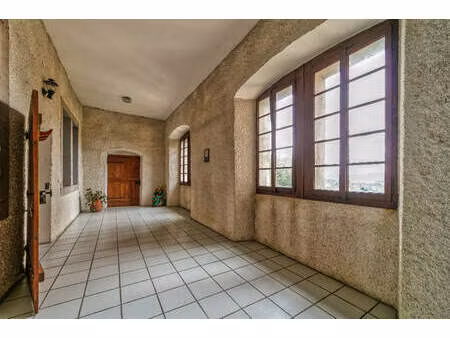 chateau de pringy - t4 à rénover