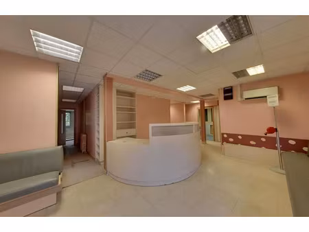 location locaux professionnels 126 m² à clermont (60600)  1 800 €