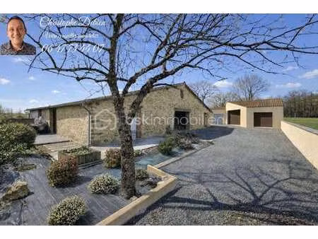 vente maison à essarts-en-bocage (85140) : à vendre / 231m² essarts-en-bocage