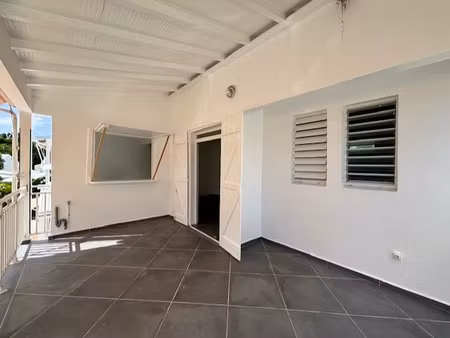 appartement trois pièces sur saint-françois