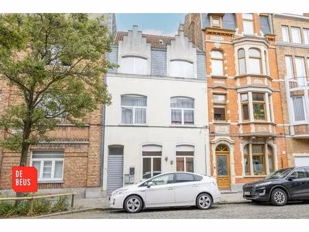 propriété de rendement intéressante avec 3 habitations su...