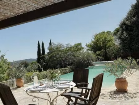 villa la boissiere 250 m2 6 studios avec vue