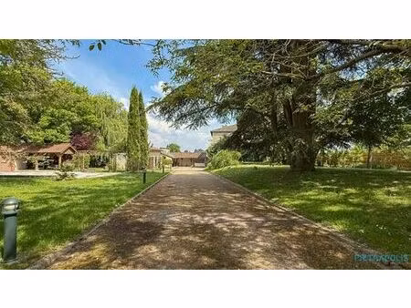 maison de luxe de 7 chambres en vente à montbellet  bourgogne-franche-comté