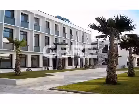 location bureau cagnes sur mer 407 m²