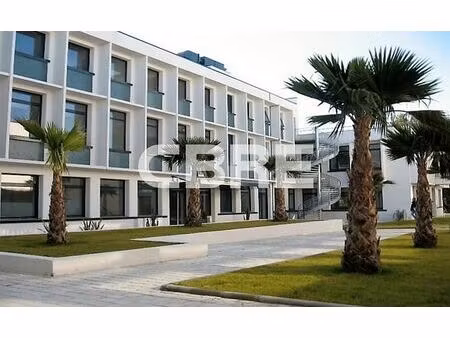 location bureau cagnes sur mer 588 m²