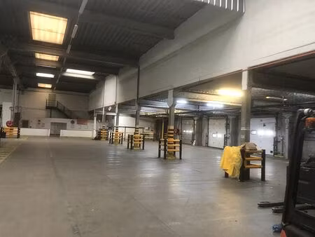 location entrepôt / local d'activités boe 23 494 m²