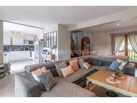 vente maison 8 pièces 196 m² à la queue-en-brie (94510)  681 000 €