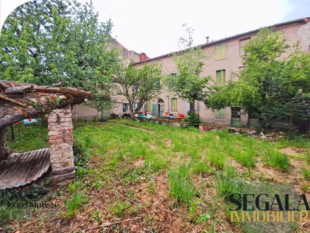 immeuble dans le centre ville de carmaux - 650 m² au sol