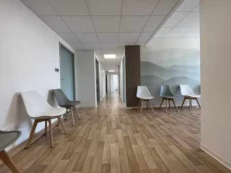 location locaux professionnels 1 pièce 15 m² à claira (66530)  700 €