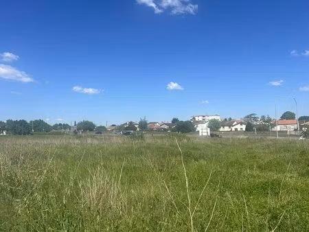 vente terrain biard 2 230 m²