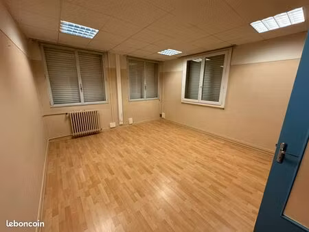 location - bureaux de 239m² - millau