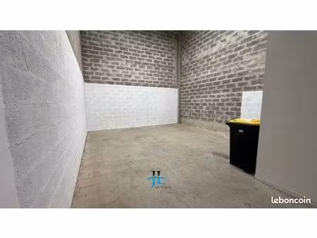 local industriel 100 m²
