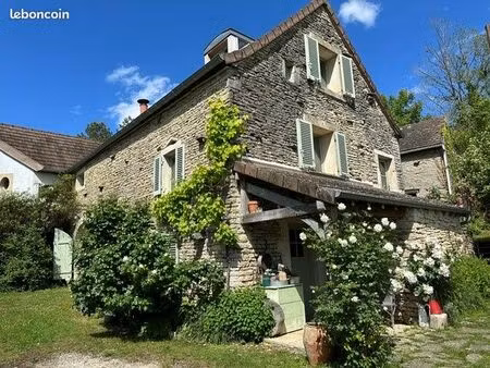 maison 8 pièces 215 m²