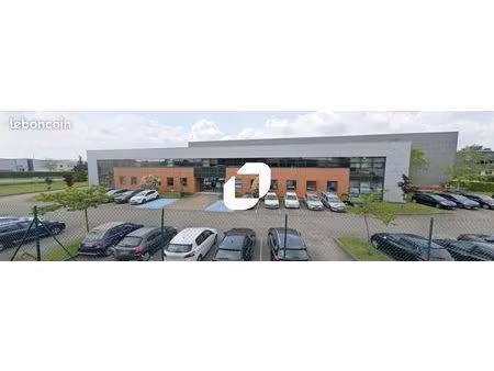 local d'activité 9 623 m²