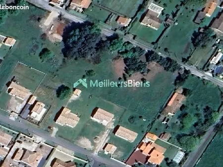 terrain 1 210 m² talais