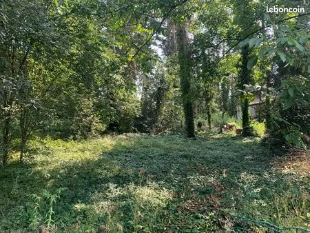 terrain 550 m² fareins