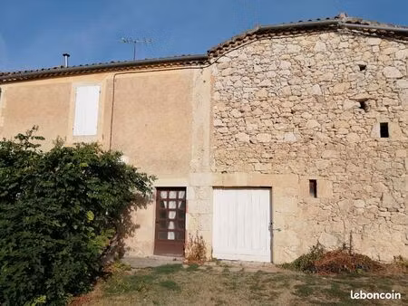 belle maison en pierres