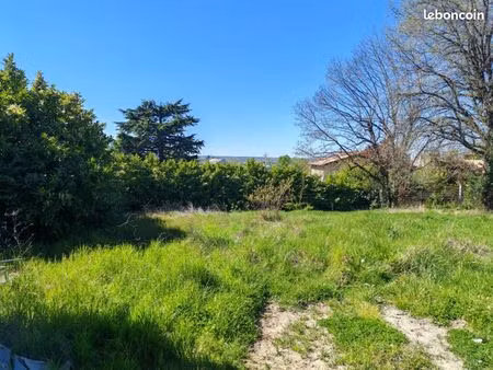 terrain 550 m² bassens