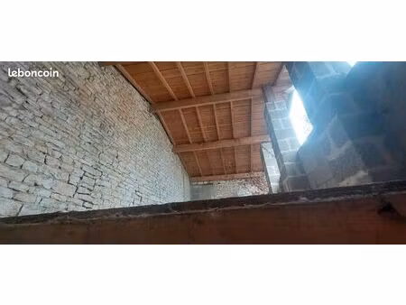 bâtiment 1 pièce 40 m²