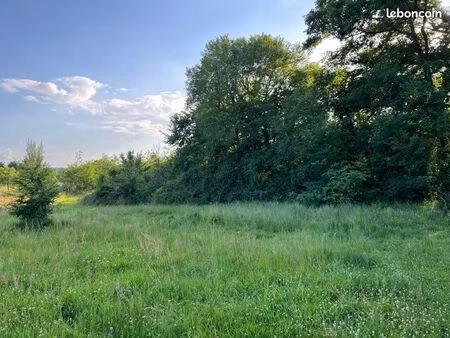 terrain disponible pour projet écologique ou associatif – nogaro (gers)
