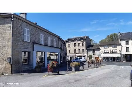 local commercial sur la place principale du bourg 7kms lac de vassivière