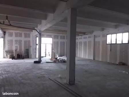 local industriel 629 m²