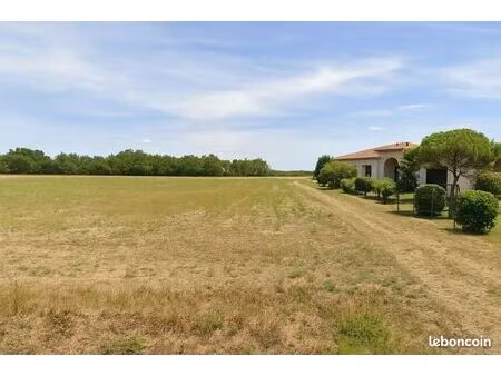 terrain 1050 m² poncins