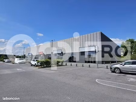 local commercial 1 200 m²