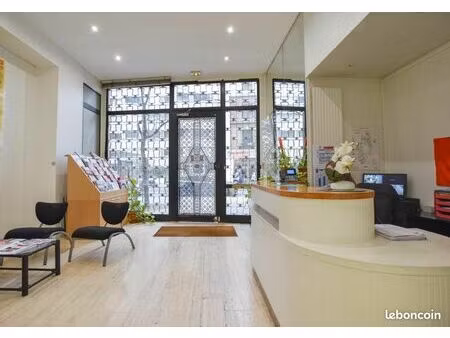 commerce 1 373 m²