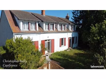 maison 9 pièces 16 m²