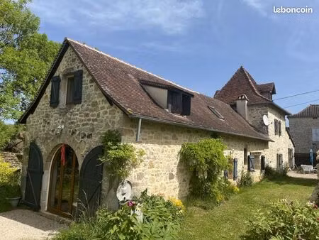 maison 9 pièces 305 m²