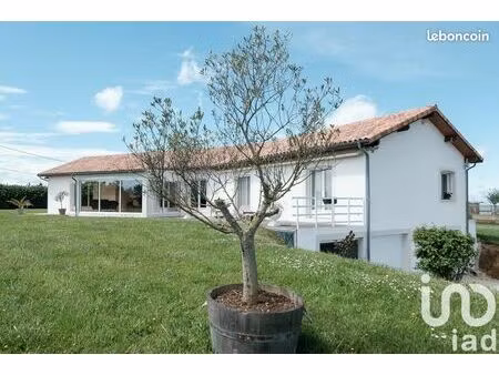 maison 6 pièces 222 m²