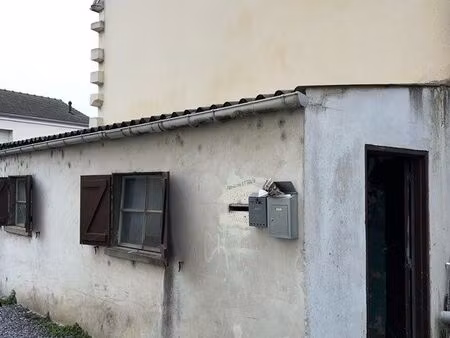 local de stockage environ 18m2